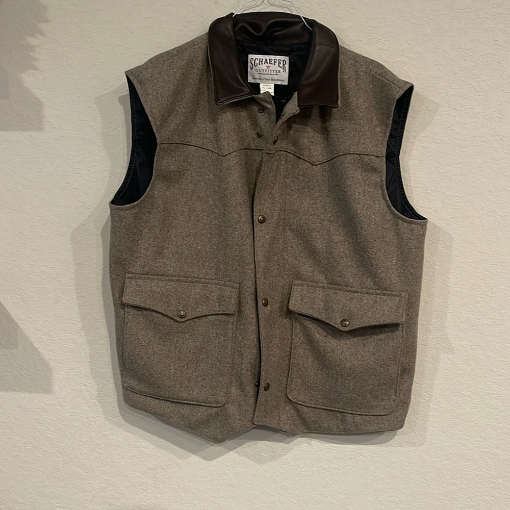 Hardly worn Schaefer Outfitters Taupe Vest. Size is XL.